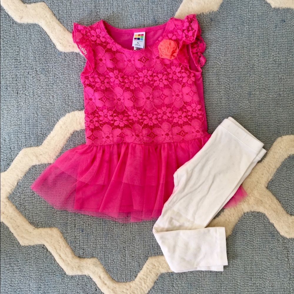 Girl’s 4T outfit.